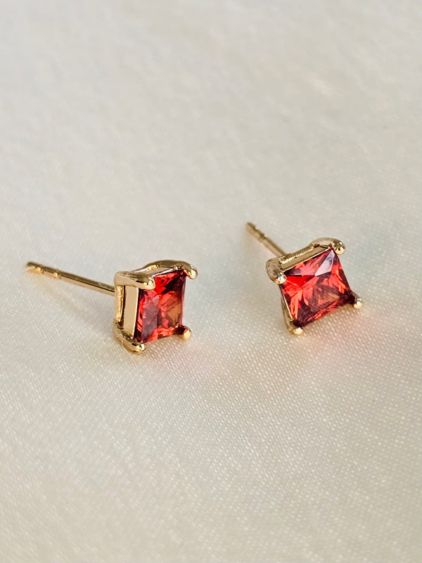 CRIMSON SQUARE STUDS