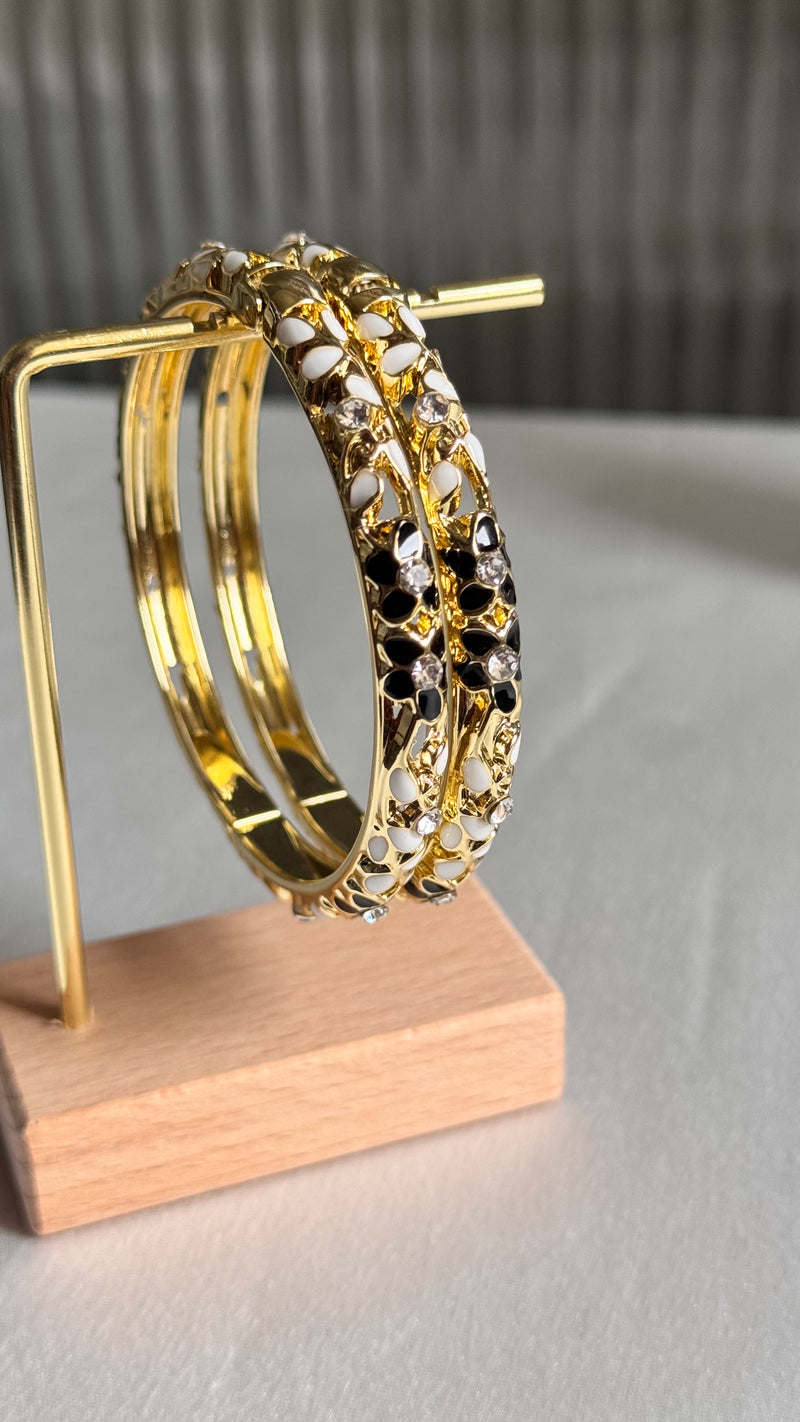 VINTAGE BLACK MEENAKARI KADA
