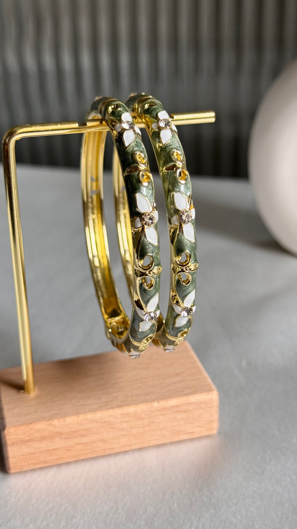 VINTAGE GREEN MEENAKARI KADA