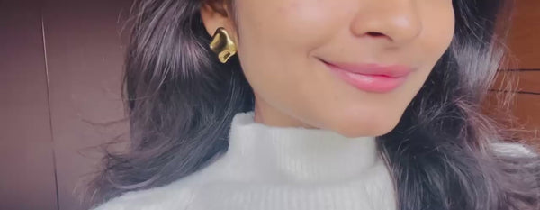 Aurum Pinched Ear Studs